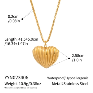 Dimensions détaillées du collier avec pendentif cœur doré en acier inoxydable