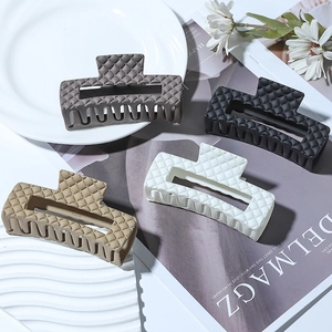 Hair Claw Clips Rectangle Hollow Out Matte Quilted Geometric Plastic Hair Clamps For Women Hair Styling Accessories