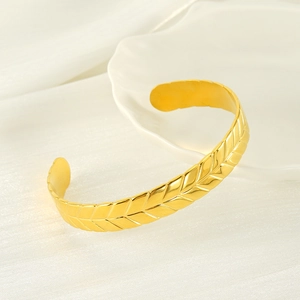 Fashionable 18K gold plated stainless steel open cuff bracelet with wheat ear patterns