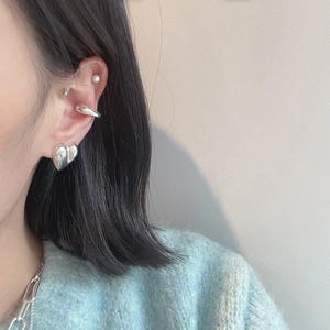 Minimalist 925 sterling silver heart earrings and pearl ear cuff set on model