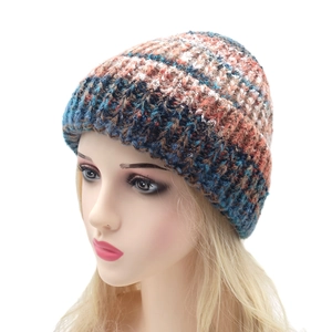 Bonnet en tricot dégradé multicolore pour femmes avec texture en laine chaude