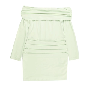 Vue de face de la mini-robe vert clair à manches longues et épaules dénudées avec fronces