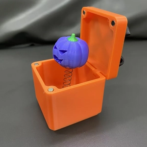 Giocattolo scatola a sorpresa Halloween 3D con testa di zucca viola e base magnetica