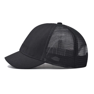 Minimalist black mesh baseball cap with breathable truck style and curved brim