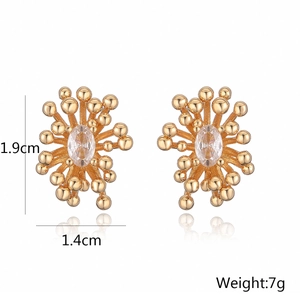 Orecchini a fiore placcati in oro con cristalli di zircone e dimensioni di 1,9 cm