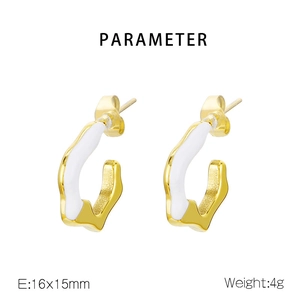 Detailed view of gold C-shape enamel earrings with 16x15mm dimensions and 4g weight