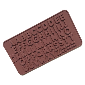 Bruine siliconen mal met A-Z hoofdletters en cijfers voor DIY harsgieten en hobby