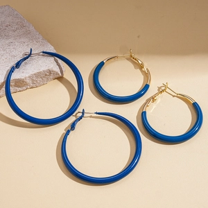 Retro geometric round earrings set in klein blue and gold finish for women
