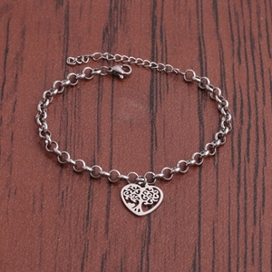 Minimalist silver tree of life heart pendant bracelet made of durable stainless steel