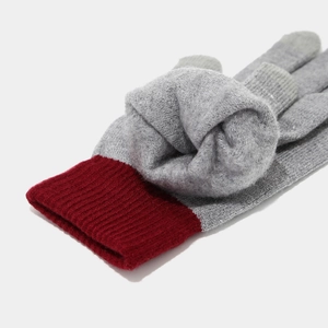 Winter women's warm knit gloves set with contrast color cuff in grey and red