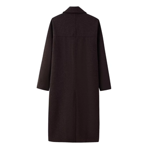 Manteau croisé en mélange de laine marron foncé avec silhouette longue et couture au dos