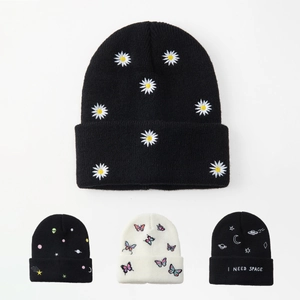 Women Men Knitted Beanie Hat Acrylic Winter Warm Embroidered Daisy Butterfly Space Alien Hip Hop Fashion Woolen Beanie Hat