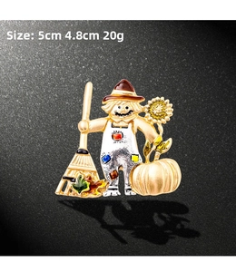 Detail view of colorful Halloween scarecrow brooch with size 5cm x 4.8cm and 20g weight