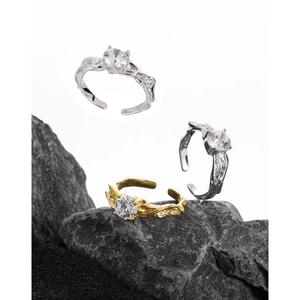 Elegant S925 sterling silver adjustable ring with crystal and irregular texture on rock