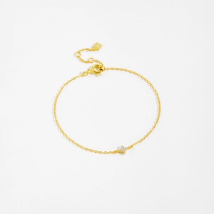 Minimalist S925 sterling silver four-leaf clover bracelet with sparkling diamonds in gold