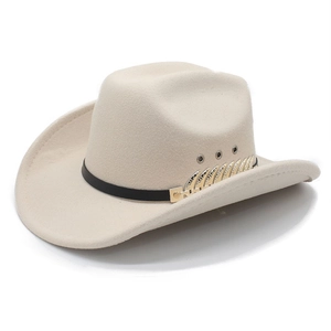 Classico cappello da cowboy in feltro di lana crema con cinturino in pelle e piuma d'oro