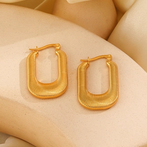18K gold plated ribbed U-shaped hoop earrings in polished stainless steel for women