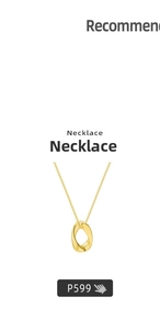 Détail du collier à pendentif ovale torsadé en titane plaqué or 18 carats style minimaliste