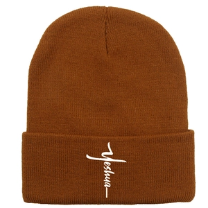 Braune Strickmütze mit Yeshua-Kreuz-Stickerei für Kälteschutz im Winter