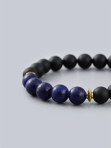 Bracciale da uomo con pietre nere opache e perle di lapislazzuli blu profondo