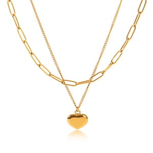 Detail of 18K gold-plated double-layer necklace with paperclip chain and heart pendant