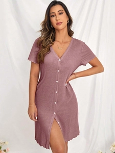 Vestido de casa de manga corta con cuello en V rosa lavanda y botones frontales