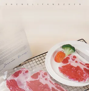Modello realistico di bistecca Tomahawk 1:1 con texture di manzo e contorni decorativi