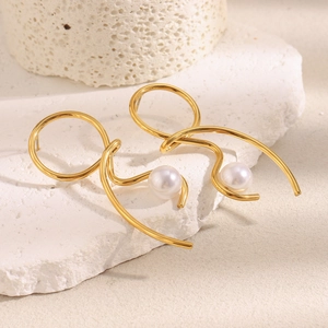 Minimalist 18K gold-plated knotted line stud earrings with pearls on stone base