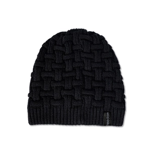Détail du bonnet en tricot noir avec étiquette Freedom et texture épaisse tissée