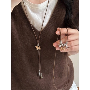 Collier Pendentif Cheval De Bois Rétro Avec Accessoires Planète Étoile En Cuivre Chaîne Longue Pour Pull Pour Femme