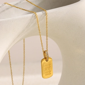 Collier en acier inoxydable plaqué or 18K avec pendentif rectangulaire 11:11 et cristaux