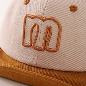Minimalist cotton baseball cap for kids with letter M embroidery and two-tone color design