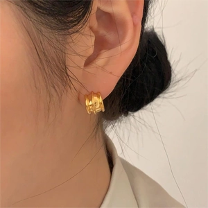 Chic 925 sterling silver gold hoop earrings with vertical ridges for women