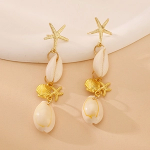 Pendientes largos de estrella de mar y caracola dorada para un estilo playero de verano