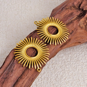 Pair of gold-plated sun-shaped 304 stainless steel pendants for DIY jewelry making