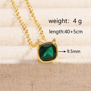Detailed dimensions of emerald pendant necklace with 40+5cm chain and 9.5mm stone