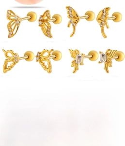 Vue détaillée des clous d'oreilles papillon avec fermoirs à vis et incrustations de zircon