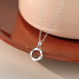 Minimalist S925 sterling silver Mobius ring pendant necklace for women in high polish