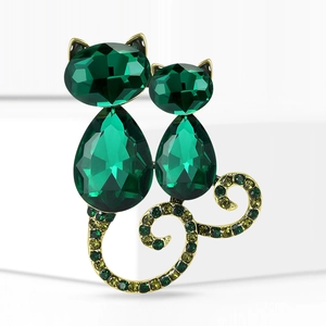 Exquisite gold-tone green crystal cat brooch with sparkling rhinestone accents for women
