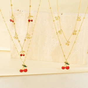 Collier double couche en acier inoxydable doré avec pendentifs cerises rouges d'été