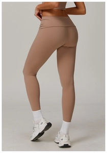 Détail du legging de yoga taille haute avec texture sans couture et effet galbant