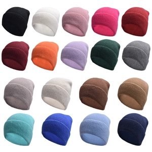 Berretto classico in maglia a coste in 20 colori per il calore e lo stile invernale