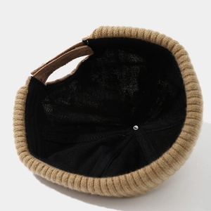 Bonnet docker rétro kaki en maille côtelée avec sangle arrière réglable et doublure