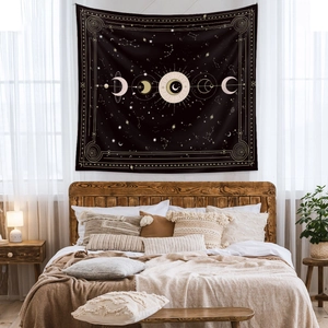 Tapisserie murale noire bohème avec système solaire, phases de lune et zodiaque