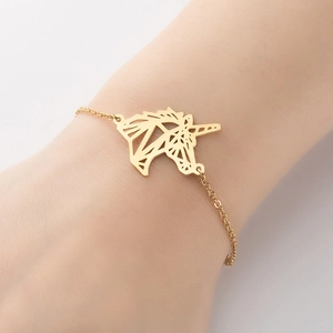 Minimalistisches 18K vergoldetes Armband mit geometrischem Origami-Einhorn auf O-Kette