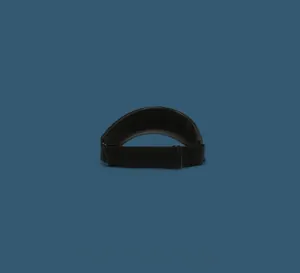 Detail view of the adjustable elastic strap and buckle on a black sun visor hat