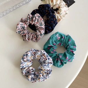 Five-pack of floral print scrunchies in cotton fabric for bun hairstyles accessories