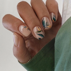 Short Round Press On Nails Tropical Plant Green Leaf Yellow Flower Full Cover Fake Nails Wearable Manicure For Women