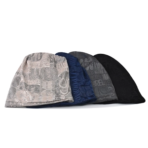 Gestrickte Slouch-Beanies in vier Farben mit Jacquard-Muster für Damen und Herren