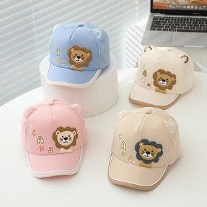 Kids cotton baseball cap with cute 3D cartoon lion design for spring outdoor sun protection